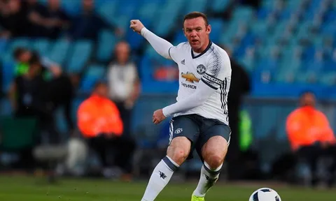 'Rooney, anh chơi đủ lâu rồi'