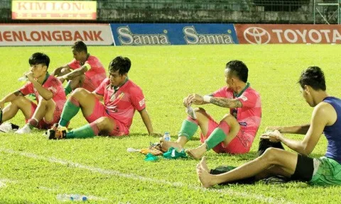 Cờ đến tay Hà Nội T&T