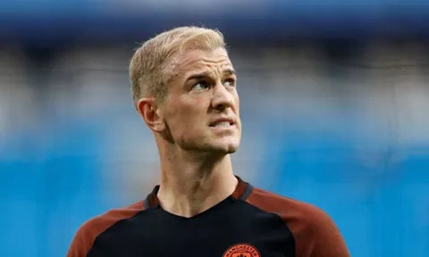 Joe Hart khóc khi nghe fan Man City hát