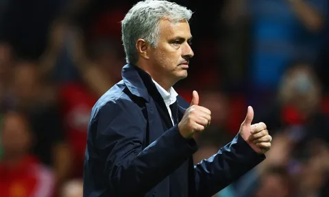 Mourinho 'hút máu' nhân tài của Wenger
