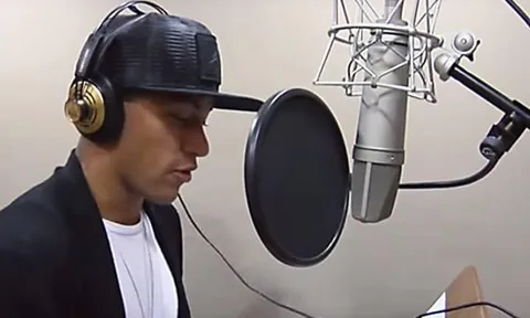 Neymar tung ca khúc đầu tiên lên Facebook