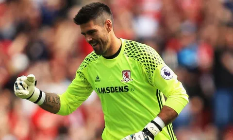 Bị đày ải ở MU, Valdes vẫn coi Van Gaal như cha