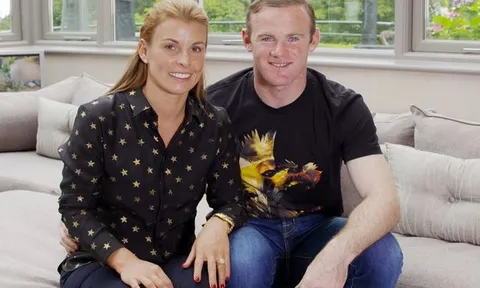 Rooney “bị lừa” xem phim sex khi 16 tuổi