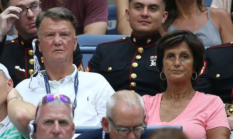 Van Gaal không thèm xem trận derby Manchester đầu tiên của Mourinho