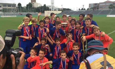 Sao nhí Barca ghi điểm với hành động fairplay