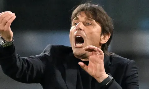 Conte đòi quyền lực tuyệt đối để tiếp tục dẫn dắt Napoli