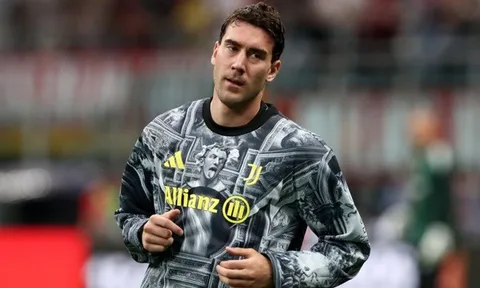 Juventus nguy cơ mất trắng Vlahovic vì tiền hoa hồng