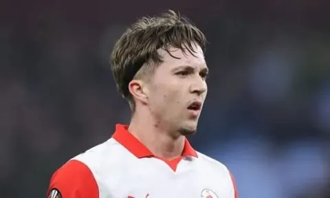 Brentford chi 20 triệu euro mua trung vệ Jannik Schuster