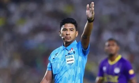 Hai trọng tài FIFA Malaysia bắt chính vòng 22 V-League