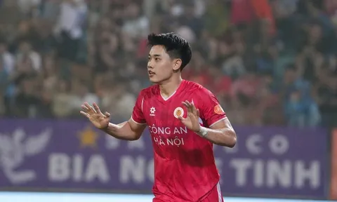 Nguyễn Đình Bắc rực sáng giúp CAHN thống trị giải thưởng tháng 4