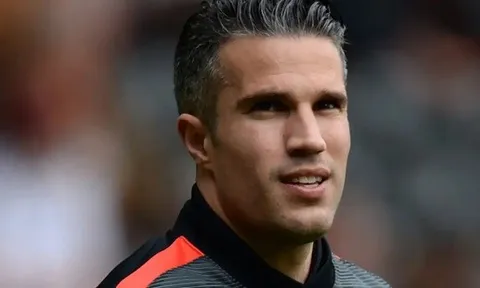 Bị Liverpool nhắm trợ lý số 1, Van Persie lên tiếng