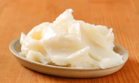 Mỡ lợn – bí quyết dưỡng da cổ điển đang được “đào lại” nhờ khả năng cấp ẩm và phục hồi
