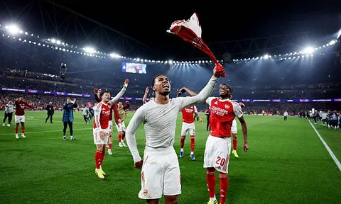 Bức tường thép đưa Arsenal vào chung kết Champions League