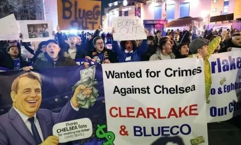 Fan Chelsea phẫn nộ với chính sách bán vé của Todd Boehly