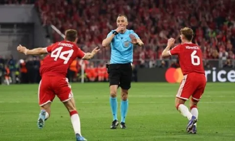 Bayern bị PSG loại, CEO chỉ trích trọng tài