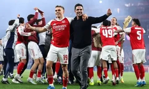 Gerrard chỉ cách giúp Arsenal khắc chế dàn sao PSG