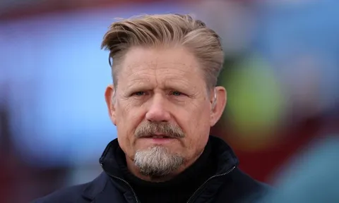 Schmeichel đánh giá Bayern cao hơn Arsenal