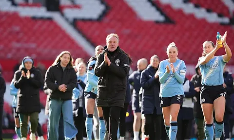 Arsenal sẩy chân, dâng cúp WSL cho Man City