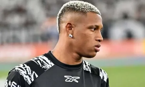 Arsenal đàm phán chiêu mộ tiền vệ Danilo của Botafogo