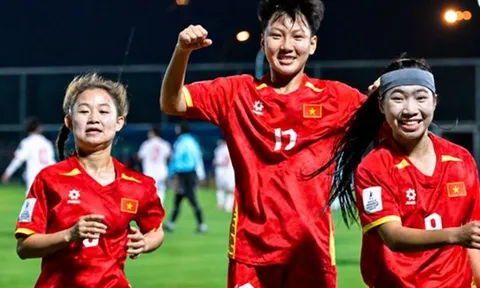 U17 nữ Việt Nam hạ Myanmar bằng 2 siêu phẩm đá phạt để vào tứ kết