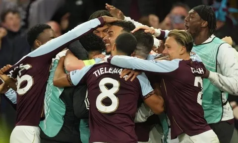Hủy diệt Nottingham Forest, Aston Villa vào chung kết Europa League
