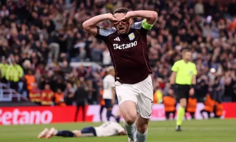 Hạ Forest, McGinn hối thúc Villa vô địch Europa League