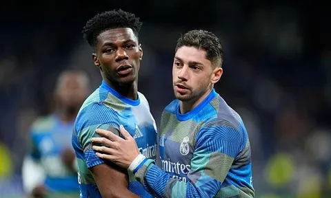 Phòng thay đồ Real Madrid đang là một thùng thuốc súng