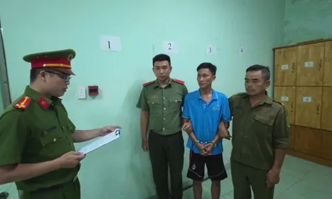 Bắt khẩn cấp người đàn ông đánh con riêng của vợ “hờ”