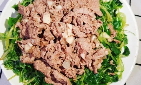Loại lá mọc dại trong vườn nhà, hỗ trợ hệ miễn dịch lại tốt cho da, làm gỏi hay xào đều ngon bất chấp