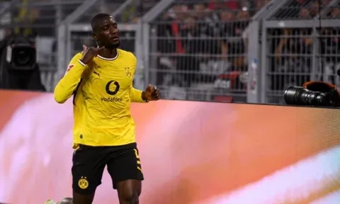 Thủng lưới phút thứ 2, Dortmund vẫn ngược dòng hạ Frankfurt