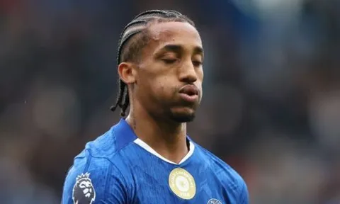 Wright-Phillips thúc giục Joao Pedro rời Chelsea để tới Barca