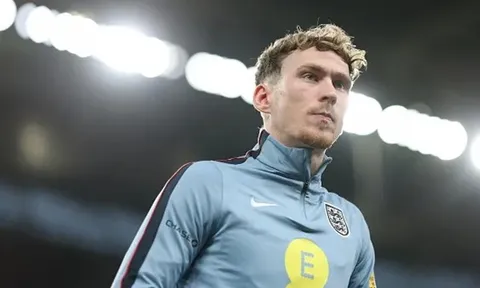 Nicky Butt chỉ tên người thay Casemiro hoàn hảo cho Man Utd