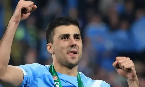 Rodri có phải nguồn cơn khiến Man City chững lại?
