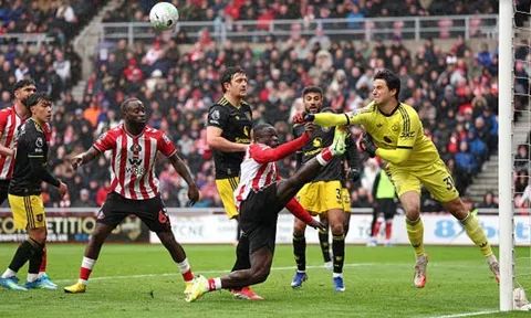 Chấm điểm Man United: Lammens cứu rỗi; Nỗi thất vọng Zirkzee