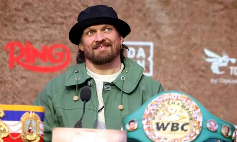 ‘Chúng tôi không xây dựng kế hoạch quanh một cái tên’: Đội ngũ của Oleksandr Usyk cân nhắc các lựa chọn tiếp theo