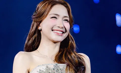 Hòa Minzy bức xúc lên tiếng cảnh báo điều quan trọng