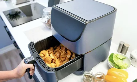 Nhà đang dùng nồi chiên không dầu, có 6 điều phải chú ý
