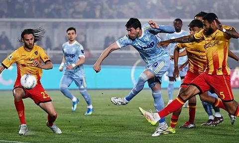 Bàn thắng giây thứ 13 đưa Juventus leo lên hạng 3 Serie A