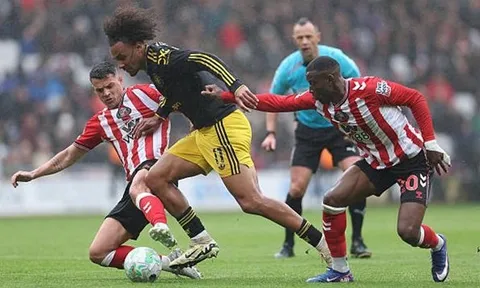 Zirkzee tự khép lại cánh cửa sự nghiệp tại Man Utd