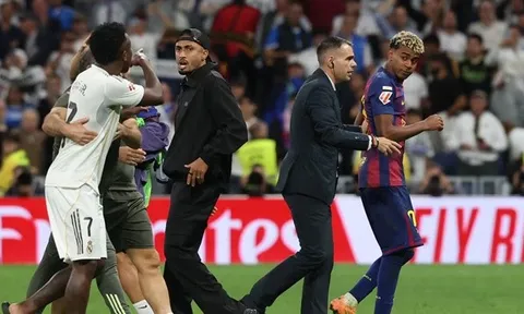 Màn ăn mừng của Real Madrid là mồi lửa cho Barcelona bùng nổ