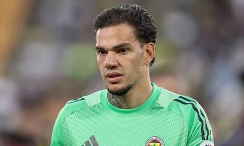 Mức lương 12 triệu euro cản bước Ederson rời Fenerbahce