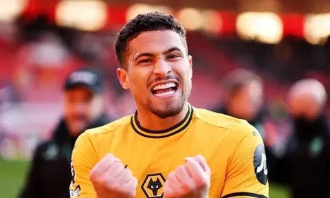 Kẻ thay thế Casemiro khiến MU và Liverpool mê mẩn