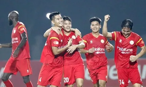 Nghịch lý V.League khi tiền trụ hạng đắt hơn cả ngôi vô địch