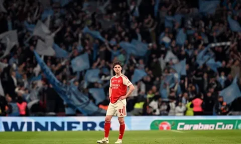 Declan Rice giằng xé giữa vinh quang Arsenal và vực sâu West Ham