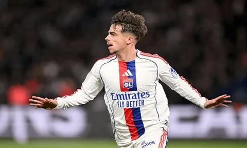 Quỷ đỏ đẩy nhanh thương vụ Afonso Moreira từ Lyon