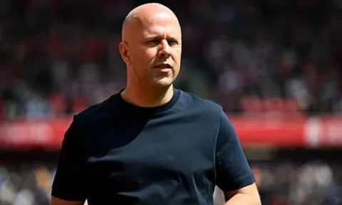 Lối chơi tẻ nhạt đang đẩy Arne Slot rời Liverpool