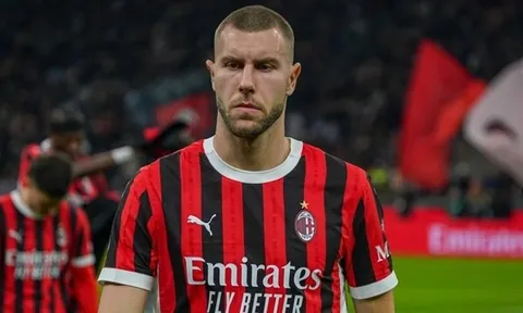 Man Utd đối đầu Chelsea trong thương vụ Strahinja Pavlovic