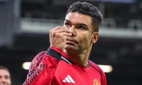 Tuyến giữa Man Utd vỡ vụn khi thiếu khối óc của Casemiro