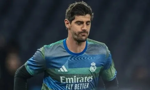 Courtois trở lại bắt chính trận El Clasico gặp Barcelona