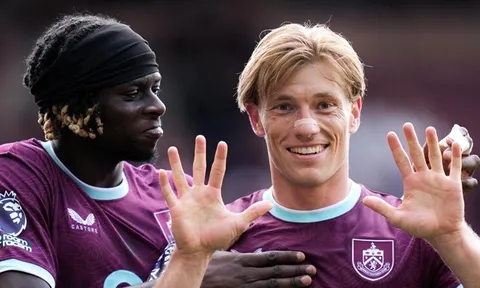 Martinez kiến tạo từ sân nhà, Aston Villa mất điểm tiếc nuối trước Burnley